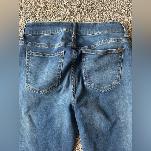 5/$25 Jennifer Lopez Skinny Ankle Jeans with zipper feature size 2 - Picture 8 of 12